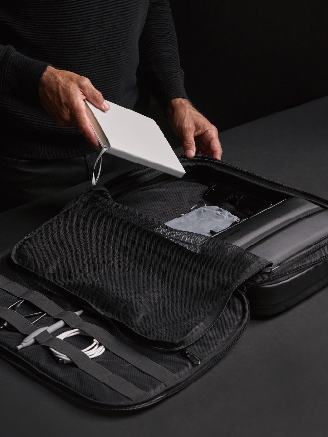 3064™ Laptop Messenger 18"