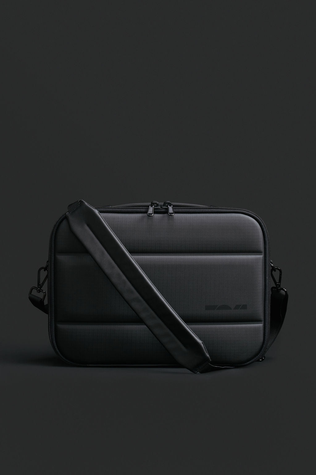 3064™ Laptop Messenger 16" - Three Peaks GBR