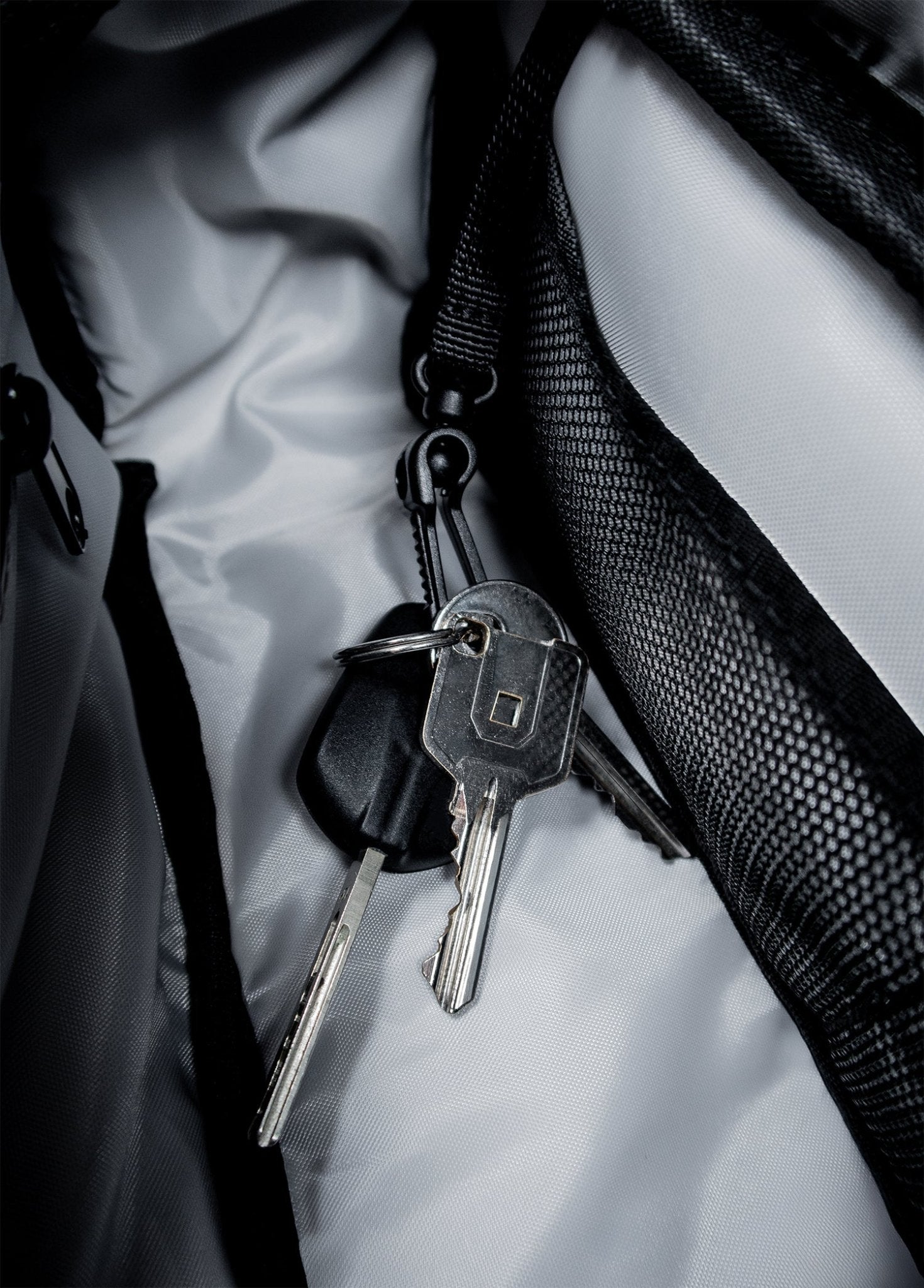 Nomad Crossbody Sling 4L - Three Peaks GBR