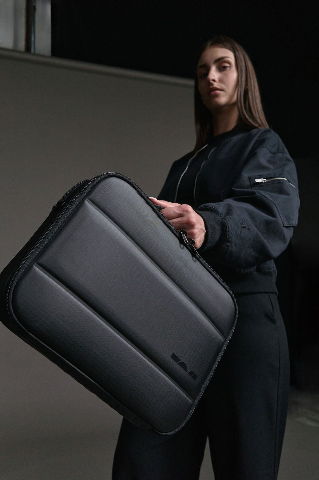 3064™ Laptop Messenger 16" - Three Peaks GBR