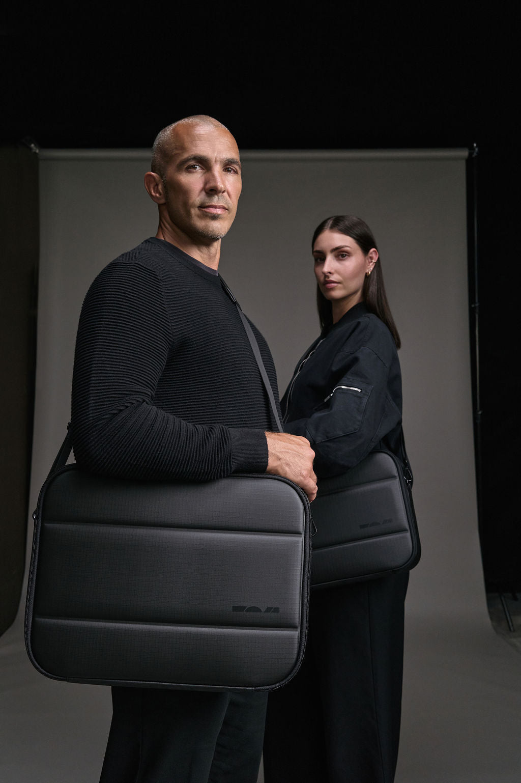 3064™ Laptop Messenger 18" - Three Peaks GBR