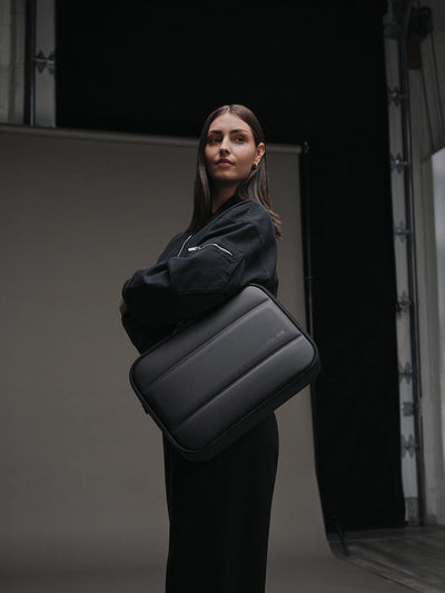 3064™ Laptop Messenger 16"