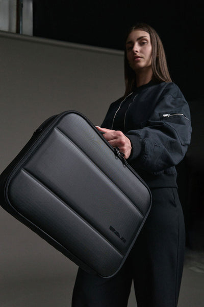 3064™ Laptop Messenger 16"