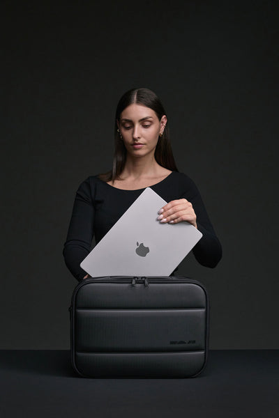 3064™ Laptop Messenger 16"