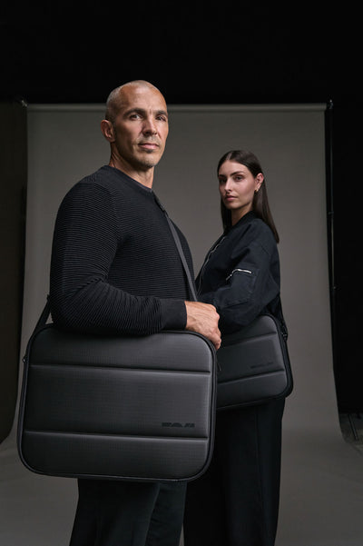 3064™ Laptop Messenger 18"