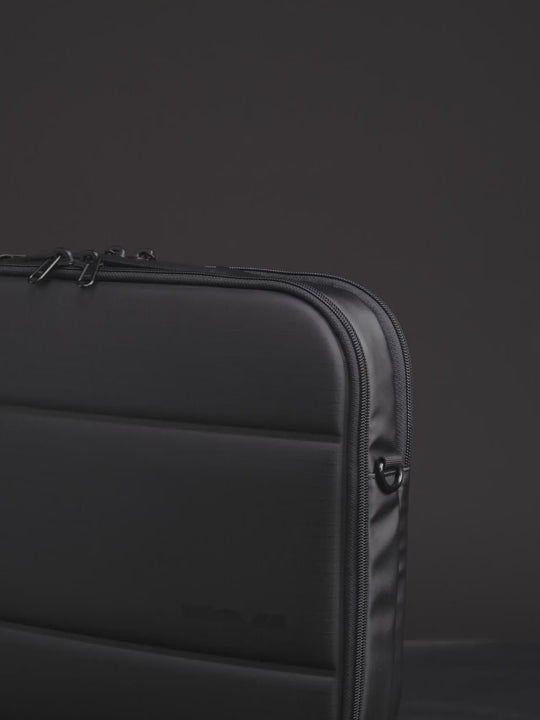 3064™ Laptop Messenger 18"