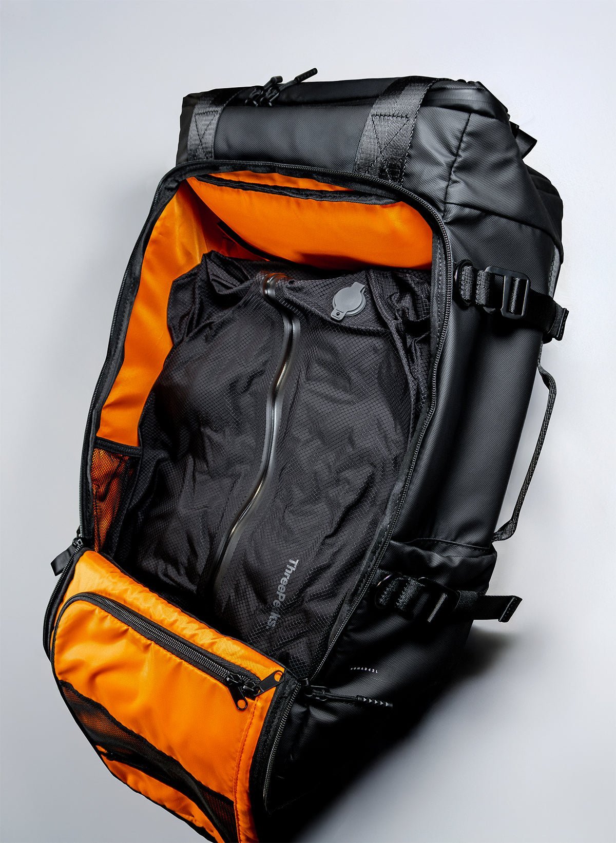 SET 8 - NOMAD 30L + COMPRESSION 16L - Three Peaks GBR