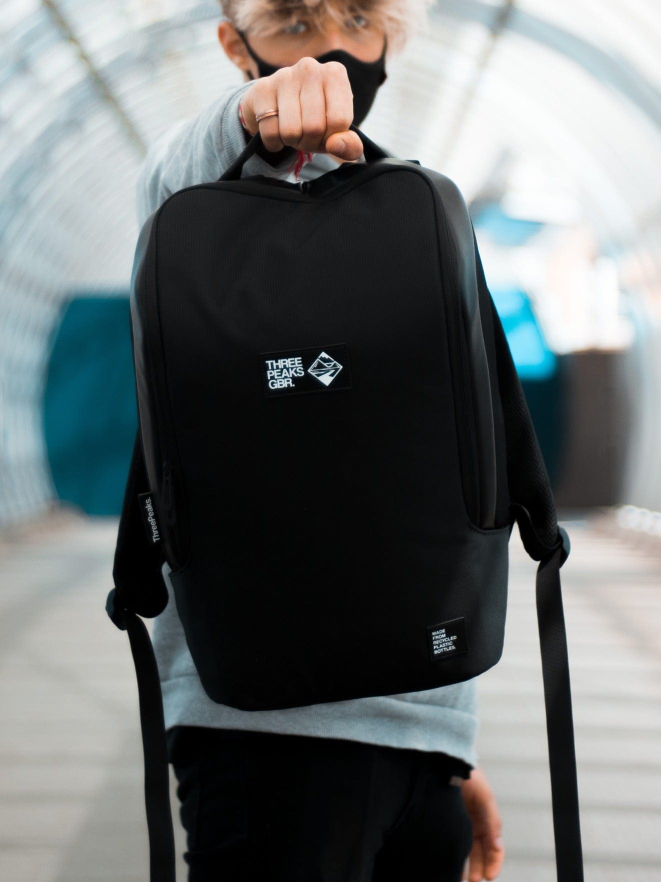 Slim clearance commuter backpack